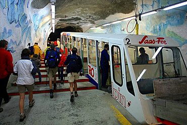 Cable car to glacier, Saas-Fee, Vallese, Switzerland, Europe