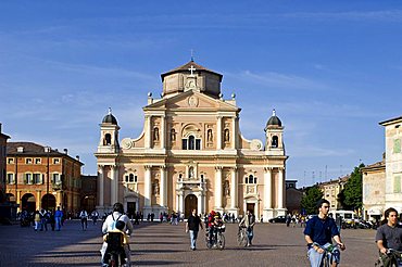 Piazza dei martiri and cathedral, Carpi, Emilia Romagna, Italy