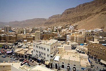 Cityscape from Sultan Palace, Seyun, Yemen, Middle East  