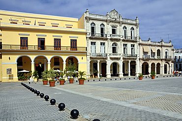 Plaza Vieja, Habana Vieja, La Habana, Cuba, West Indies, Central America