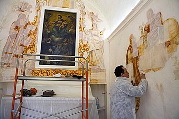 Fresco restoration, Francesco Farina artisan, Ostuni, Puglia, Italy