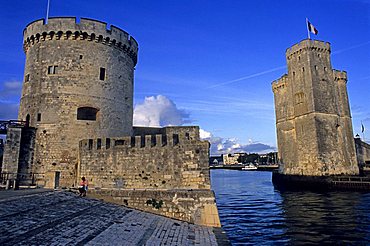 Harbour with Tour Saint Nicolas and Tour de la Chaine, La Rochelle, France, Europe 