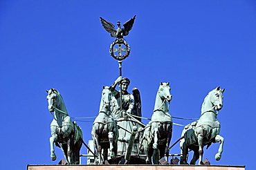 The Quadriga atop the Brandenburg Gate, Pariser Platz, Berlin, Germany, Europe