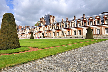 The Palace of Fontainebleau and the garden, Seine-et-Marne, Ile-de-France, France, Europe