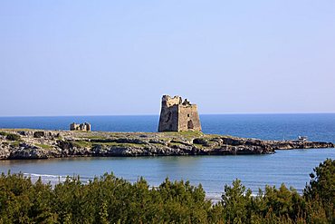 Sfinale tower, Sfinale Bay, coas between Peschici and Vieste, Gargano Promontory, Gargano National Park, Puglia, Italy