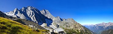 Sciora hut, Piz Cengalo and Piz Badile from Val Bondasca, Pizzi Gemelli, Canton of Graubvºnden or Grisons, Switzerland