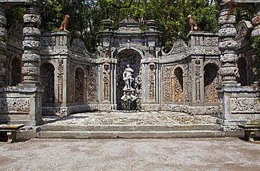 Leda and the Swan statue, Lemon Gardeg, Villa Marlia, Capannori, Tuscany, Italy