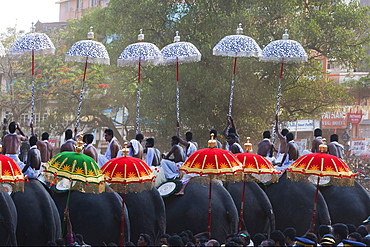 Kudamattam competition, Thrissur Pooram festival, Thrissur, Kerala, India, Asia