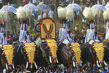 Kudamattam competition, Thrissur Pooram festival, Thrissur, Kerala, India, Asia