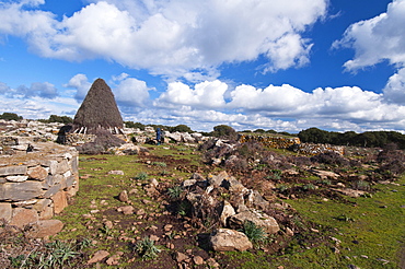 Coili Sa Bovida, Sheepfold, Giara di Gesturi basaltic upland, Marmilla, Medio Campidano Province, Sardinia, Italy