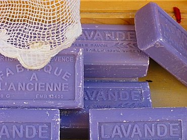 Lavande soap, Provenvæal market, Apt, Provence-Alpes-C¬?te d'Azur, France, Europe