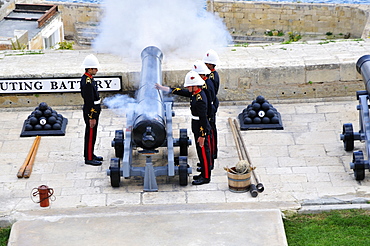 Saluting battery, Valletta, Malta, Europe