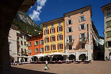 Foreshortening to Piazza Tre Novembre, Riva del Garda, Trentino Alto Adige, Italy, Europe