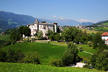 Prv?sels Castle, Fivû allo Sciliar, Alto Adige, Italy, Europe