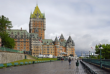 Fairmont Le Chateau Frontenac hotel and Dufferin Terrace, Quebec City, Capitale-Nationale, Quebec, Canada, North America