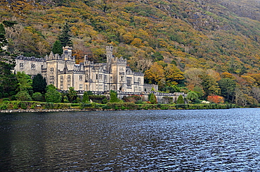 Kylemore Abbey, Connemara, County Galway, Connacht, Republic of Ireland, Europe