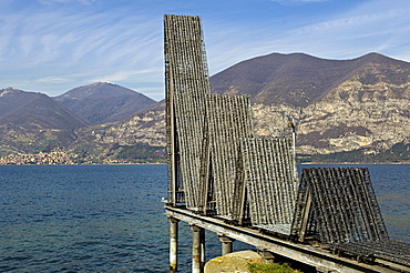 Il segno dell'acqua sculpure by Franca Ghitti, Iseo lake, Italy