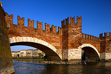 Scaligero bridge or Ponte Vecchio bridge over the Adige river near Castelvecchio castle,  Verona, Veneto, Italy, Europe