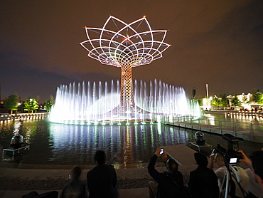 The Three Comes Alive, Albero Della Vita, EXPO 2015, Milan, Lombardy, Italy, Europe