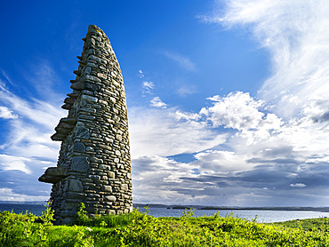 Isle of Lewis, part of the island Lewis and Harris in the Outer Hebrides of Scotland. Land Raiders  Monument near Aignish, commemorating the violent clashes between landless crofters (farmer) and the land owner. Europe, Scotland, July