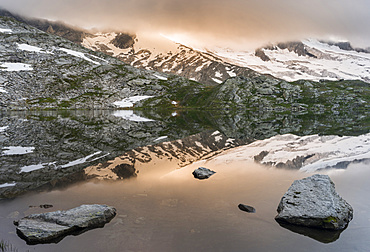 Reichenspitz moutain range in the Zillertal Alps in NP Hohe Tauern. Upper Lake Gerlos. europe, central europe, Austria, Tyrol, August