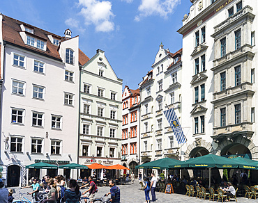 Buildings at the Platzl in the old center of Munich right opposite of the Hofbraeuhaus. Europe, central europe, germany, bavaria