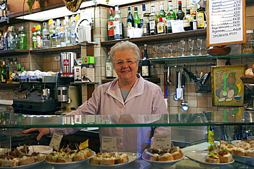 Portrait of the owner of the osteria (Bacaro) called "Al Botegon", Cantine del Vino Già Schiavi, where are usually served the "cicchetti", small side dishes, Venice, Veneto, Italy, Europe