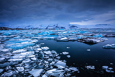 Jˆkuls·rlÛn glacier lagoon, Iceland, North Atlantic Ocean