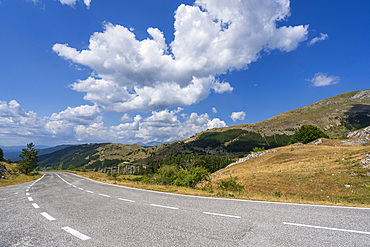 Gran Sasso National Park, View from the Vasto SP86 road, LíAquila, Abruzzo, Italy, Europe