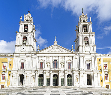 Palacio Nacional de Mafra, the national palace Mafra, the most monumental palace and monastery in Portugal.The front of the minster, a basilica minor. Europe, Southern Europe, Portugal