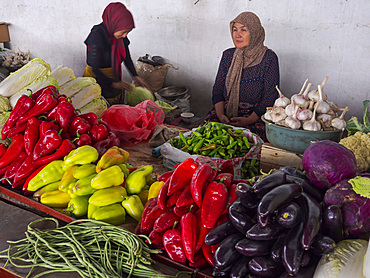 The traditional Bazaar. City Uzgen (Oesgoen, Usgen) close to the border to Uzbekistan. Asia, central Asia, Kyrgyzstan