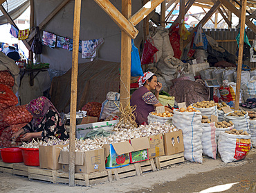 Jayma Bazaar, one of the greatest traditional markets in central asia. City Osh in the Fergana Valley close to the border to Uzbekistan. Asia, central Asia, Kyrgyzstan