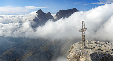 View towards Langkofel (Sassolungo) . Sella mountain range (Gruppo del Sella) in the dolomites. Part of the UNESCO world heritage Dolomites. Europe, Central Europe, Italy