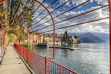 Varenna, lakeside promenade, Lakes Como, east coast, Lombardy, Italy, Europe