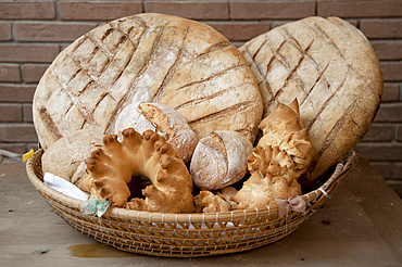 Sant'Antioco, Panificio CalabrÚ. Pani Civraxiu, Picchettino, Coccoi e Ruota (Sardinian Typical Bread), Sardinia, Italy, Europe