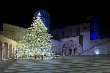 Piazzale Inferiore San Francesco square, Christmas illuminations, Assisi, Umbria, Italy, Europe