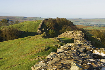 View west at Walltown Crags, Hadrian's Wall, UNESCO World Heritage Site, Northumberland, England, United Kingdom, Europe