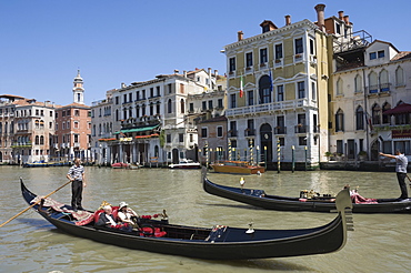 Gondolas passing on the Grand Canal, Venice, UNESCO World Heritage Site, Veneto, Italy, Europe