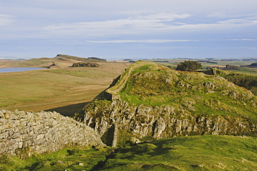 Eastwards from Hotbank Crags, Hadrians Wall, UNESCO World Heritage Site, Northumbria National Park, Northumberland, England, United Kingdom, Europe