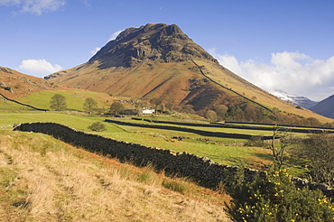 A Lakeland farm below Yewbarrow 2058 ft, Wasdale, Lake District National Park, Cumbria, England, United Kingdom, Europe