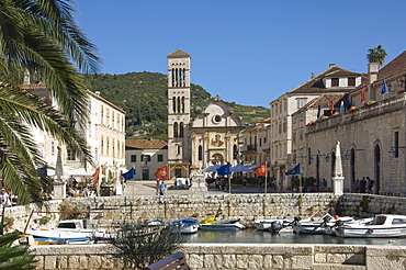 View from the old harbour across the main square to St. Stephens Cathedral, in the medieval city of Hvar, island of Hvar, Dalmatia, Croatia, Europe 