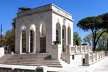 Monument to Italian Patriots who died during the Independence Wars, under Giuseppe Garibaldi, Janiculum area, Trastevere, Rome, Lazio, Italy, Europe