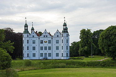 Schloss Ahrensburg, 16th century Herrenhaus, Renaissance architecture, Ahrensburg, Schleswig-Holstein, Geremany, Europe