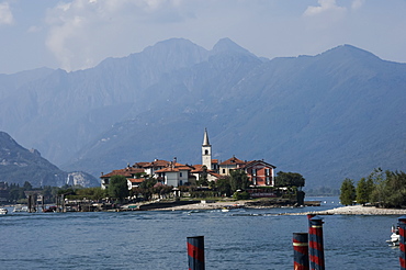 Isola dei Pescatori, from Isola Bella, Borromean Islands, Lake Maggiore, Piedmont, Italian Lakes, Italy, Europe