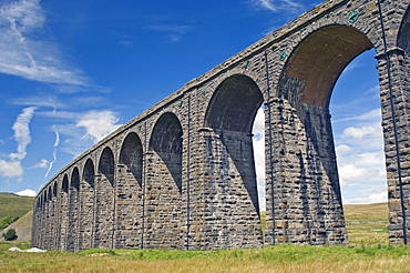 Ribblehead railway viaduct, on the Carlisle to Settle and Leeds cross-Pennine route, Yorkshire Dales National Park, Yorkshire, England, United Kingdom, Europe