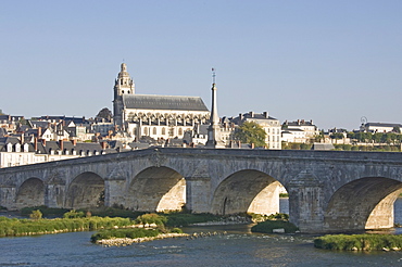 The Cathedrale St.-Louis from across the Loire Bridge, Blois, Loir-et-Cher, Loire Valley, France, Europe