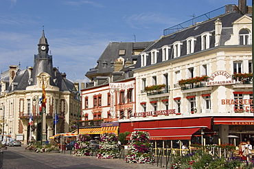 Promenade at Trouville, Cote Fleurie, Basse Normandie, France, Europe