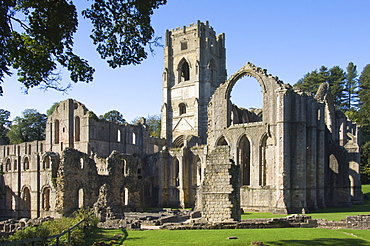 Fountains Abbey, UNESCO World Heritage Site, near Ripon, North Yorkshire, England, United Kingdom, Europe