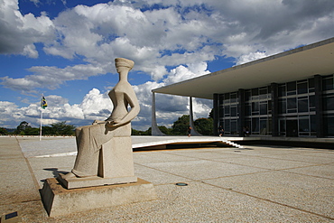 Justice sculpture in front of the Supremo Tribunal Federal (Supreme Federal Tribuna), Brasilia, UNESCO World Heritage Site, Brazil, South America
