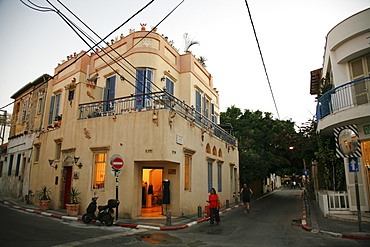 Street scene at the trendy Neve Tzedek neighbourhood, Tel Aviv, Israel, Middle East